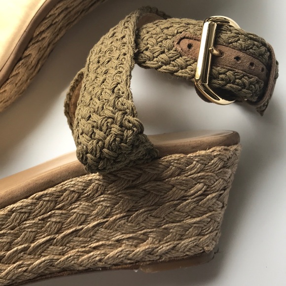 SIZE 9.5 STUART WEITZMAN ALEX LOW WEDGES - Picture 5 of 6